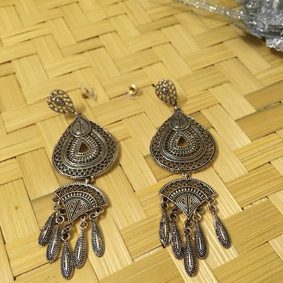 Rose Gold Oxidized Danglers - Picture 5 of 6
